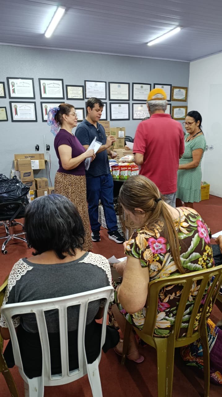 Distribuição de Cestas Básicas